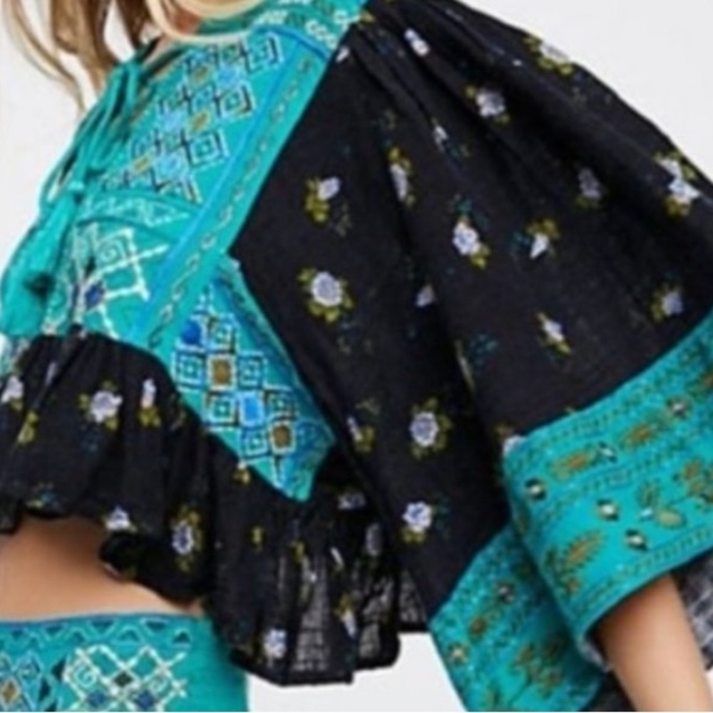 FREE PEOPLE SEMI CROPPED EMBROIDERED XS BLOUSE NEW - Picture 2 of 13